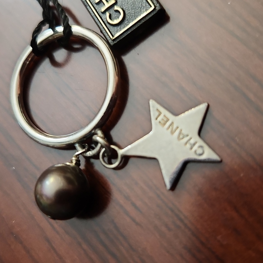 Chanel 925 Sterling Silver star & gray pearl bag charm - Picture 3 of 4